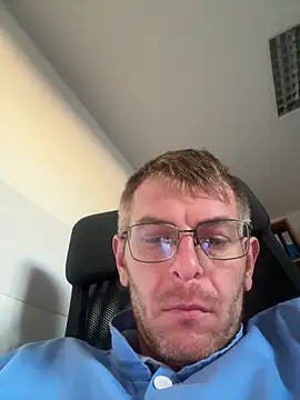 Snapshot of adrian90bi11 chatting on May 2026 03:39:01 PM adrian90bi11 online show from May 2026 03:39:01 PM