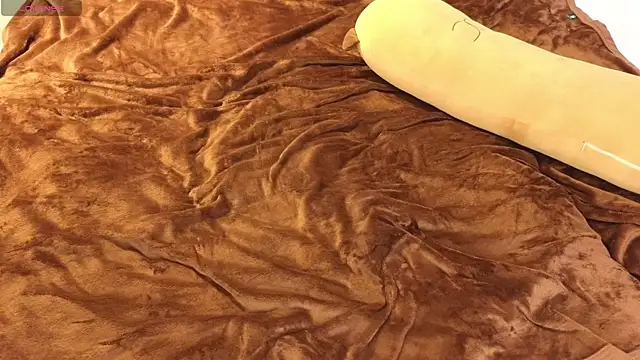 clementinena online show from November 2025 04:57:01 AM