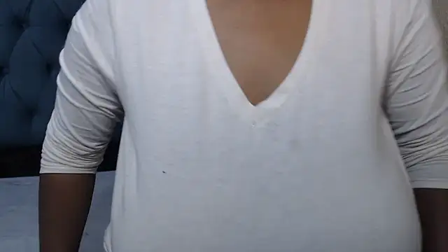 FlavoredNia online show from March 2025 03:15:02 PM