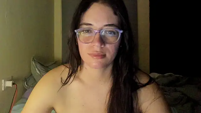 Snapshot of atenas_05_ chatting on June 2026 09:26:02 AM atenas 05 online show from June 2026 09:26:02 AM