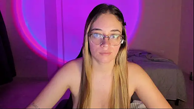 atenas 05  online show from October 2025 09:52:02 AM