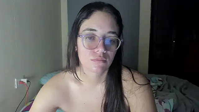 Snapshot of atenas_05_ chatting on June 2026 09:26:01 AM atenas 05 online show from June 2026 09:26:01 AM