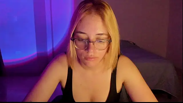 atenas 05  online show from December 2025 09:33:02 AM