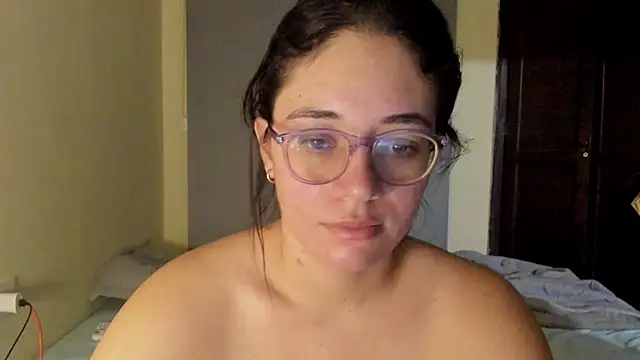 Snapshot of atenas_05_ chatting on June 2026 09:26:02 AM atenas 05 online show from June 2026 09:26:02 AM