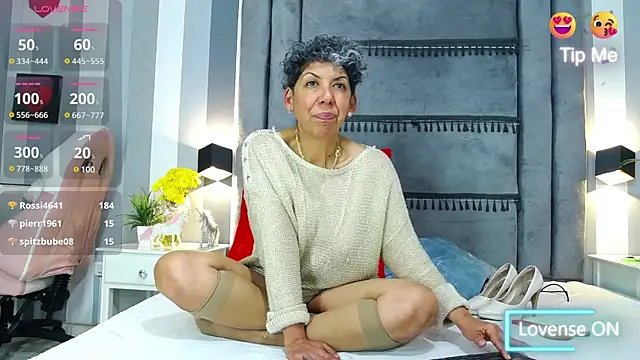 Julianewell online show from March 2025 04:12:01 PM