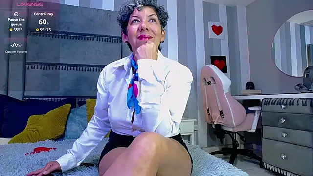 Julianewell online show from January 2026 12:20:02 PM