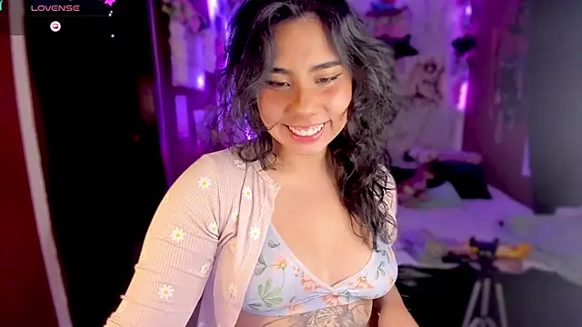 Snapshot of kiki_cavilll chatting on January 2025 12:30:01 AM kiki cavilll online show from January 2025 12:30:01 AM