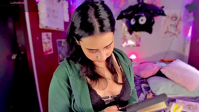 Snapshot of kiki_cavilll chatting on January 2025 02:13:01 PM kiki cavilll online show from January 2025 02:13:01 PM