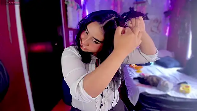 Snapshot of kiki_cavilll chatting on January 2025 06:56:01 PM kiki cavilll online show from January 2025 06:56:01 PM