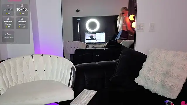 sammanthalove online show from April 2026 01:56:02 AM