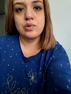 Snapshot of cansuozell chatting on September 2025 07:48:01 AM cansuozell online show from September 2025 07:48:01 AM