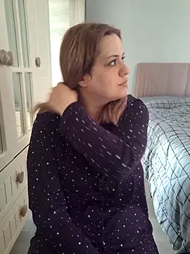 cansuozell online show from December 2025 10:06:01 AM