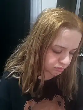 cansuozell online show from November 2025 06:19:01 PM