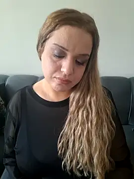 cansuozell online show from October 2025 01:11:01 PM