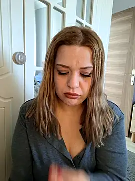 cansuozell online show from December 2025 06:29:01 AM