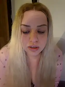 cansuozell online show from March 2026 06:52:02 PM