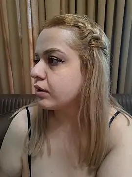 cansuozell online show from April 2026 04:03:01 PM
