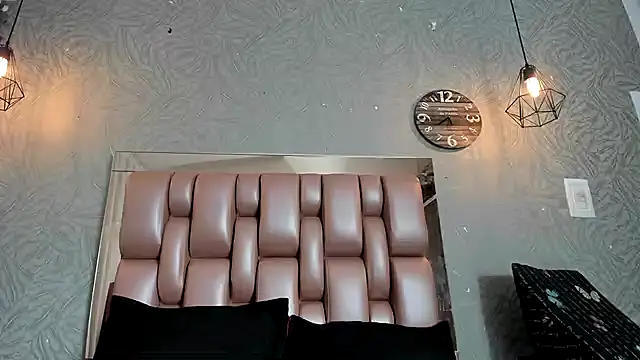 KOURTNEY-- online show from November 2025 01:55:02 AM