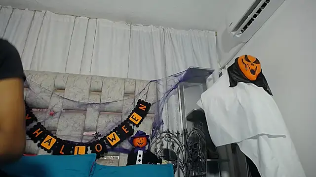 KOURTNEY-- online show from October 2025 01:24:01 AM