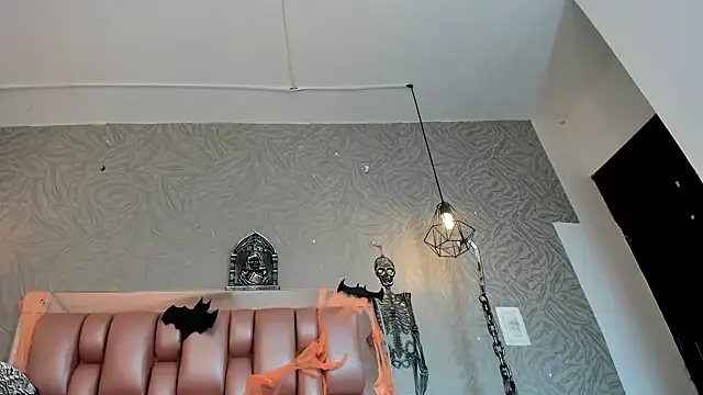 KOURTNEY-- online show from October 2025 01:39:01 AM