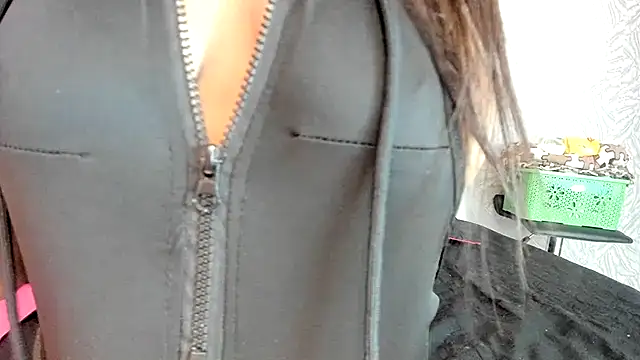 KOURTNEY-- online show from November 2025 01:50:02 AM