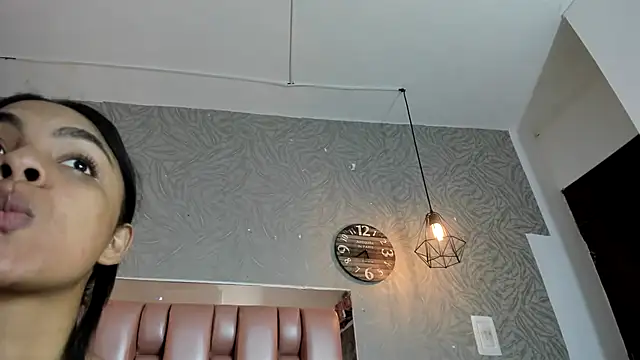 KOURTNEY-- online show from November 2025 02:04:01 AM