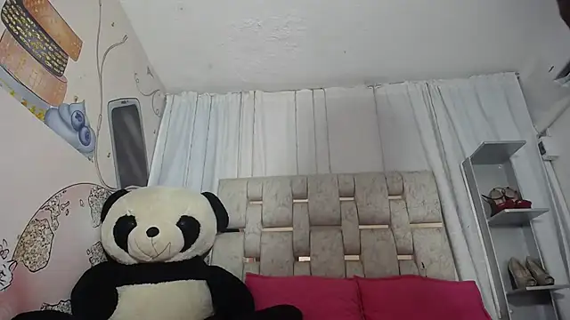 KOURTNEY-- online show from September 2025 01:35:01 AM