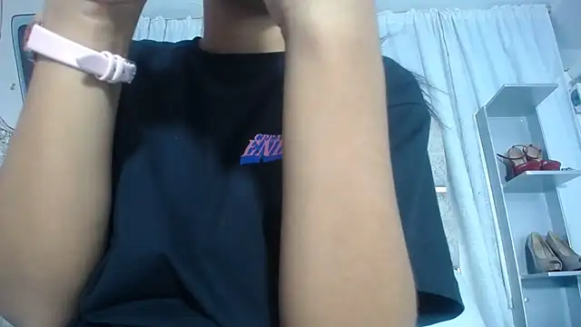 KOURTNEY-- online show from September 2025 01:39:02 AM