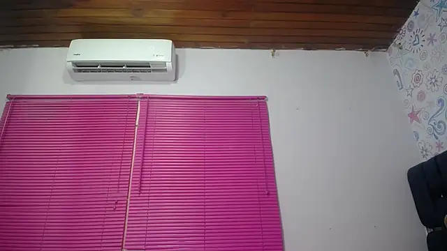 KOURTNEY-- online show from October 2025 02:34:01 AM