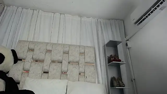 KOURTNEY-- online show from September 2025 01:55:02 AM