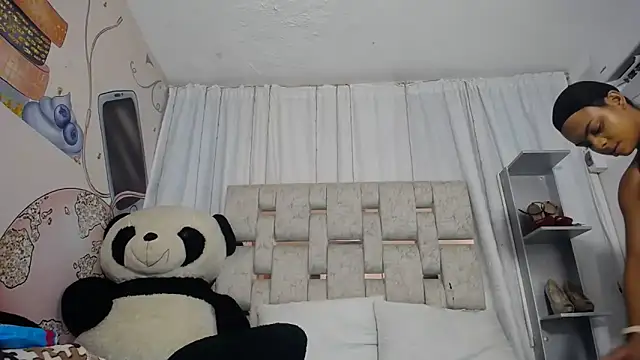 KOURTNEY-- online show from September 2025 01:43:02 AM