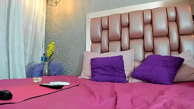 KOURTNEY-- online show from January 2026 02:18:02 AM