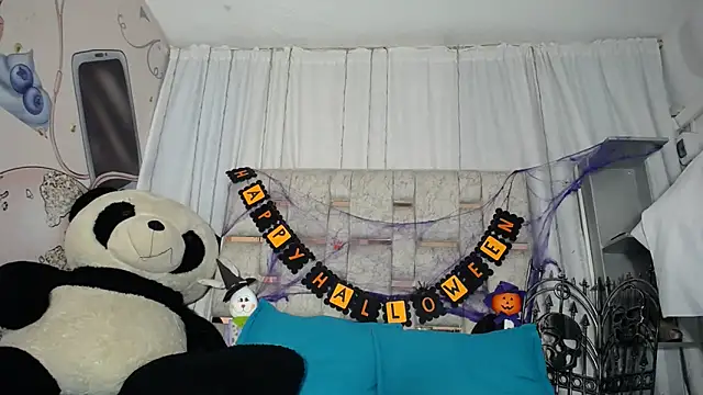 KOURTNEY-- online show from October 2025 01:50:01 AM