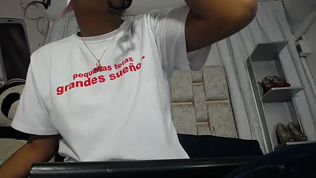 KOURTNEY-- online show from October 2025 01:40:01 AM