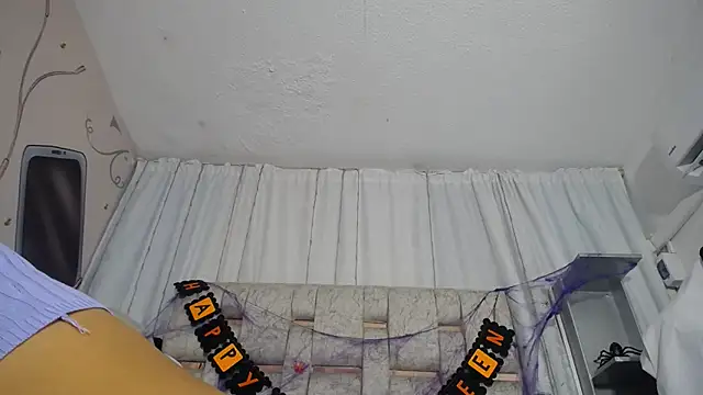 KOURTNEY-- online show from October 2025 02:32:02 AM