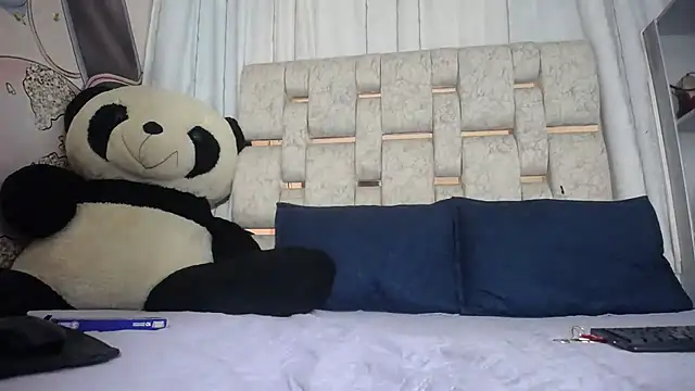 KOURTNEY-- online show from October 2025 01:40:01 AM