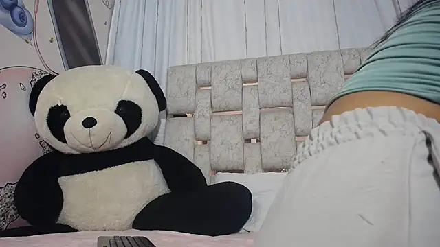 KOURTNEY-- online show from September 2025 01:49:02 AM