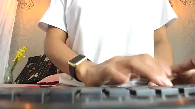 KOURTNEY-- online show from February 2026 02:30:01 AM