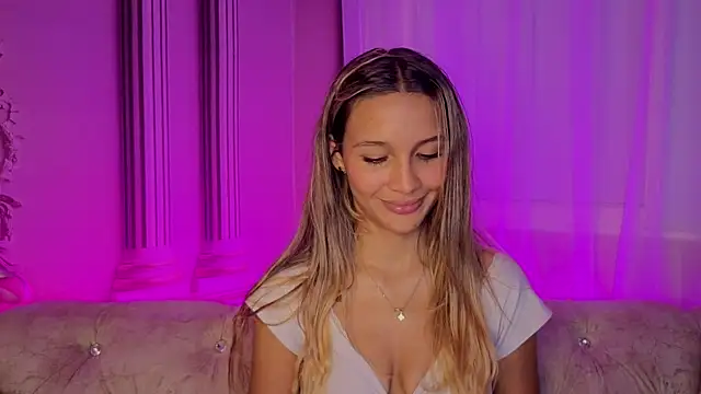 Snapshot of Carohorny4u chatting on June 2026 01:28:02 AM Carohorny4u online show from June 2026 01:28:02 AM