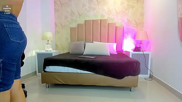  Peach1  online show from November 2025 01:47:02 PM