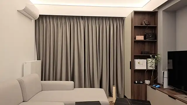 IrisNoire online show from November 2025 07:39:01 PM