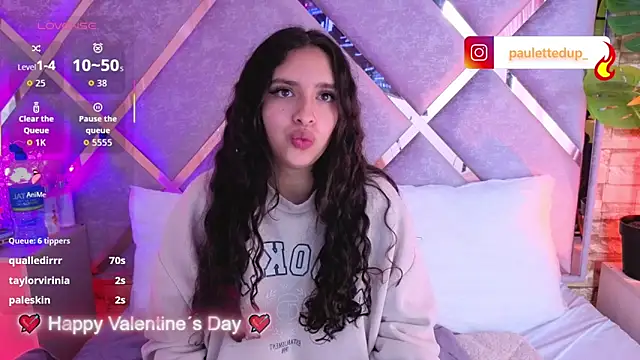 Snapshot of paulette_dupont chatting on February 2026 08:35:02 AM paulette dupont online show from February 2026 08:35:02 AM