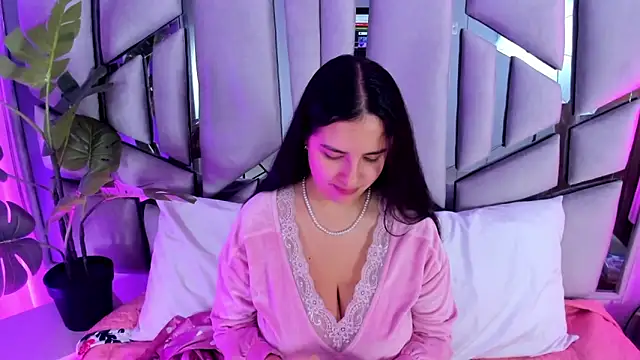 Snapshot of paulette_dupont chatting on September 2025 12:36:01 AM paulette dupont online show from September 2025 12:36:01 AM