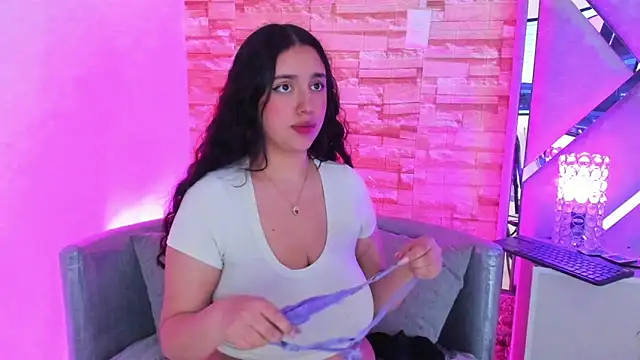 Snapshot of paulette_dupont chatting on January 2026 03:02:02 AM paulette dupont online show from January 2026 03:02:02 AM