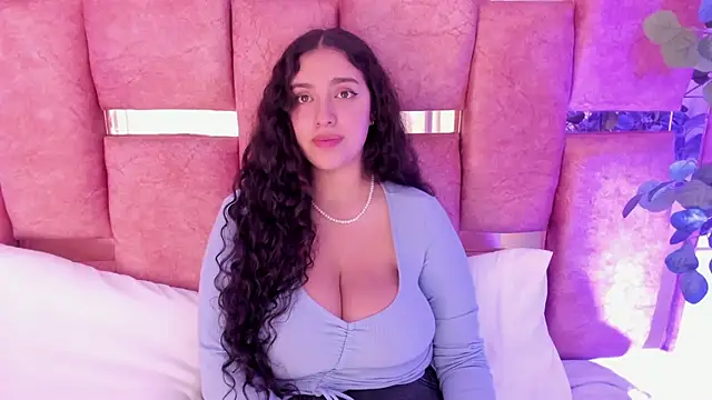 Snapshot of paulette_dupont chatting on September 2025 04:23:01 AM paulette dupont online show from September 2025 04:23:01 AM