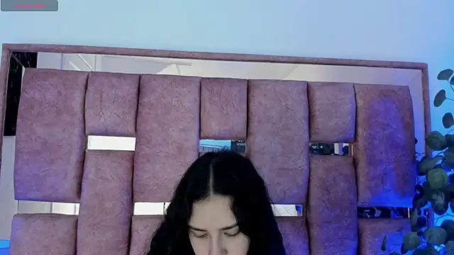 Snapshot of paulette_dupont chatting on September 2025 03:57:01 AM paulette dupont online show from September 2025 03:57:01 AM