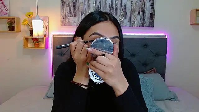 mia aira online show from September 2025 02:43:02 PM