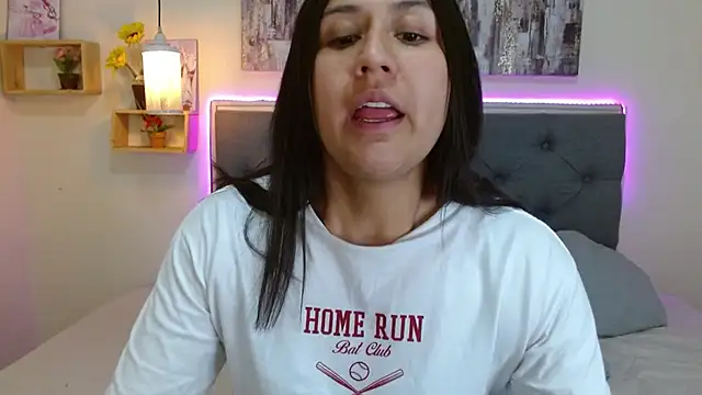 mia aira online show from September 2025 03:29:01 PM