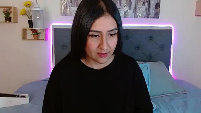 mia aira online show from September 2025 03:40:01 PM