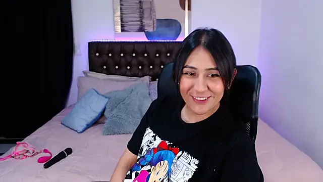 mia aira online show from March 2025 07:58:01 PM